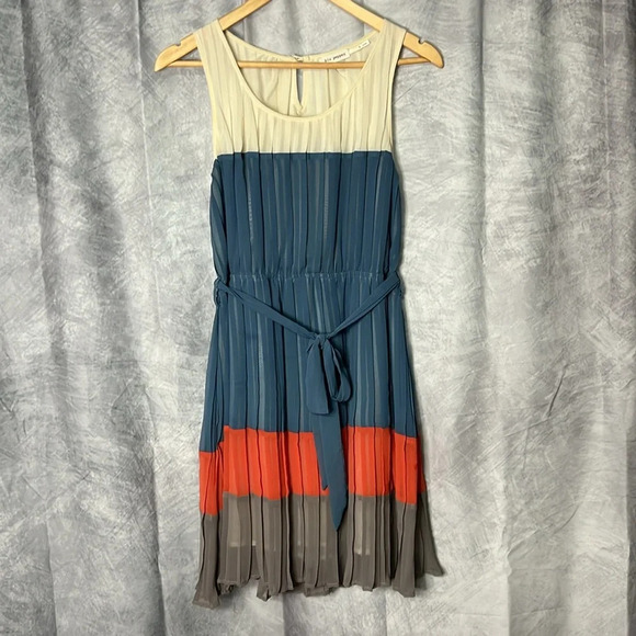 Blu Pepper Pleated Cream, Blue, Coral and Gray Dress - size Small - Picture 8 of 12